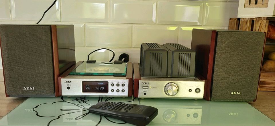 Akai AA-QZN1 CD-QZN1 AE-QZN1 Mini Stereo Anlage Rarität in Ortenberg
