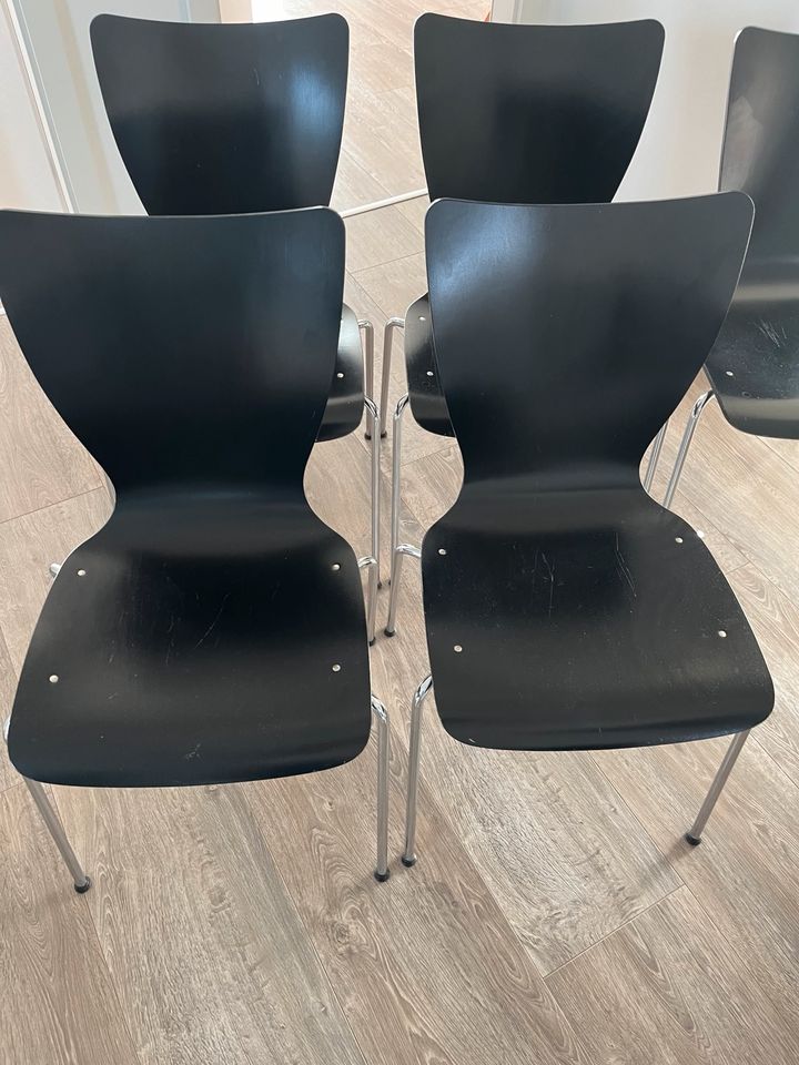 Schwarze Holzstühle, 6 Stück (no IKEA) in Wolfsburg