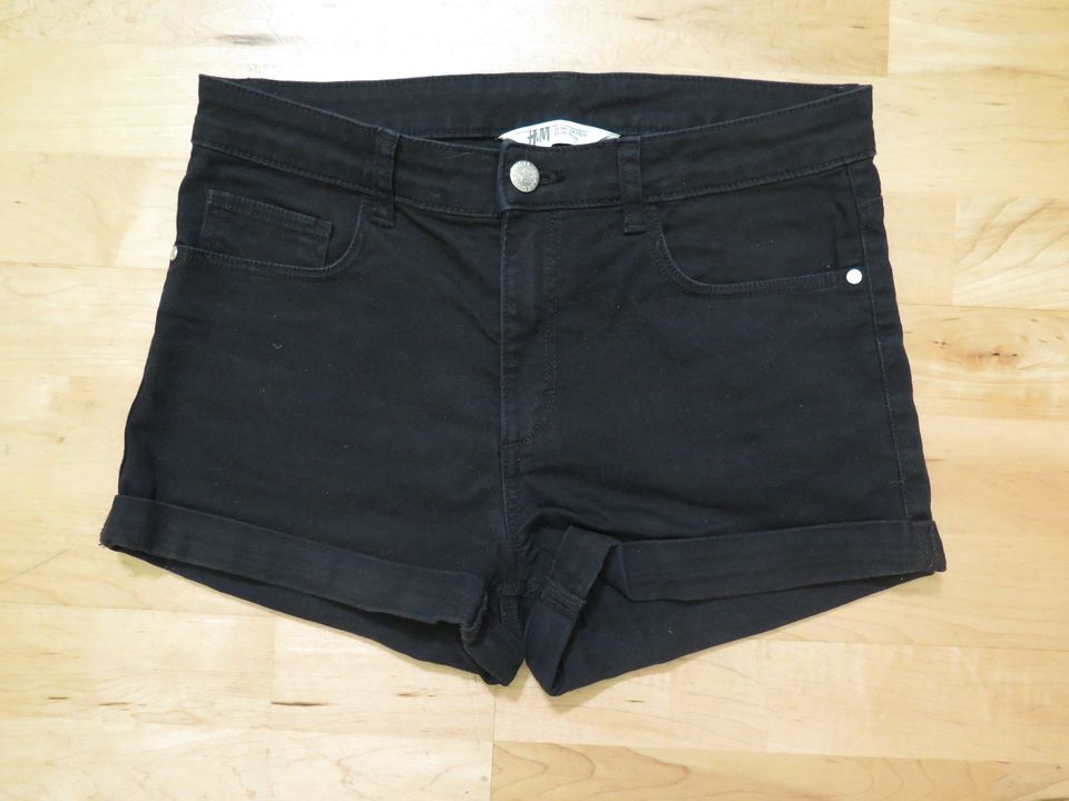 Kurze Hose/Shorts von H&M (Größe 170, schwarz) in Leipzig