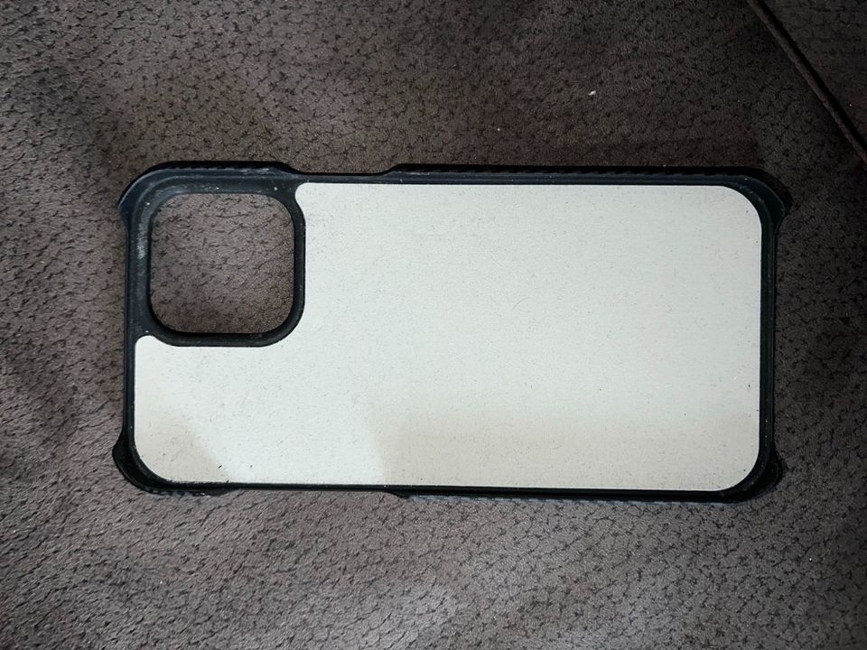 iPhone 13 Pro Max Backcover Hülle Carbon Optik in Duisburg