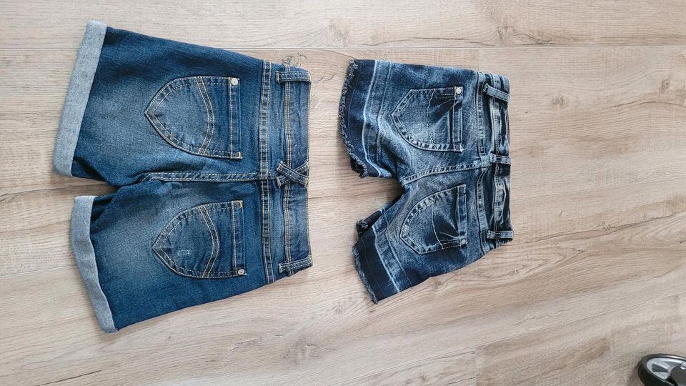 Jeans Shorts Größe 116 in Sassenburg