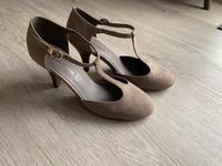 Tamaris Gr. 39 Riemchen pumps | grau | taupe | Braun | Beige Bayern - Schwaig Vorschau