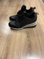 Damen Schuhe von Michael Kors Georgie Trainer schwarz Größe 40 Hessen - Trebur Vorschau