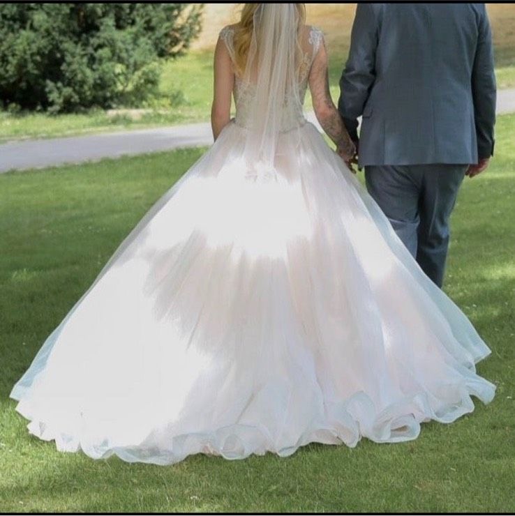 Brautkleid Hochzeitskleid A-Linie Prinzessinenkleid Tüll Reifrock in Wuppertal