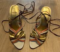 Sandalen mit Absatz in Größe 39 (H&M) Hessen - Niddatal Vorschau