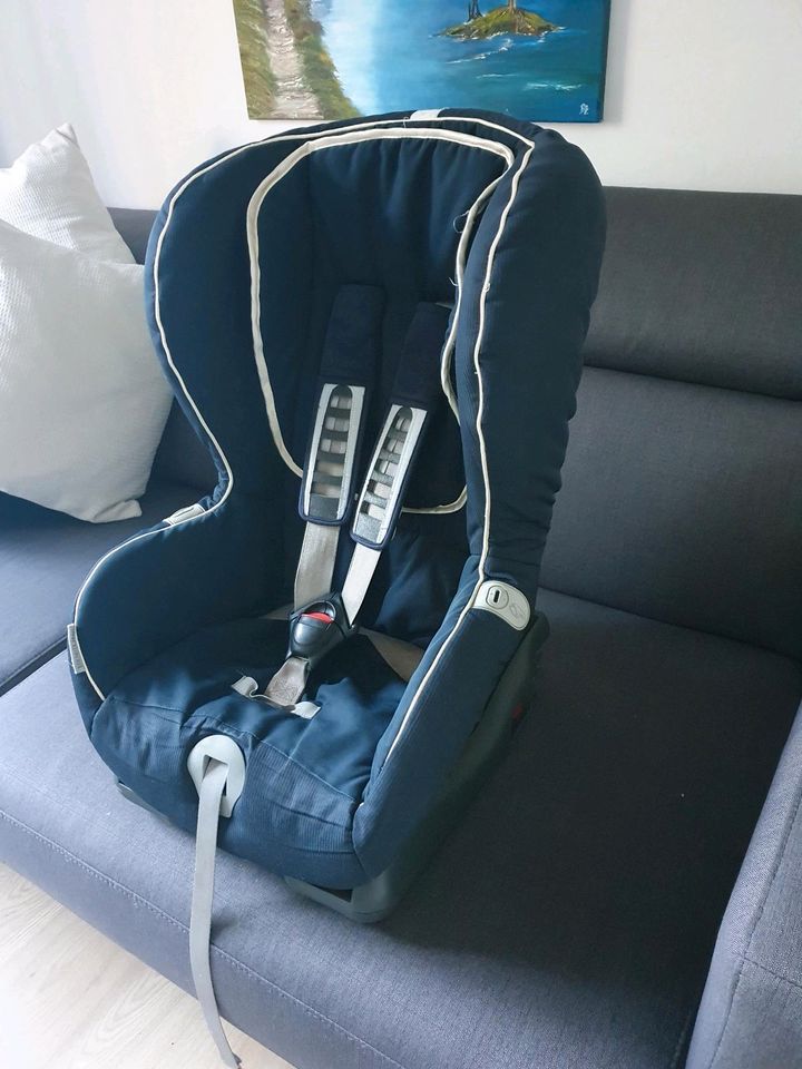 Kindersitz Römer Britax 9-18kg in Stutensee