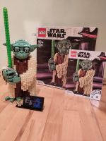 LEGO Star Wars Yoda (75255) Sammlermodell, komplett mit Karton Niedersachsen - Engelschoff Vorschau
