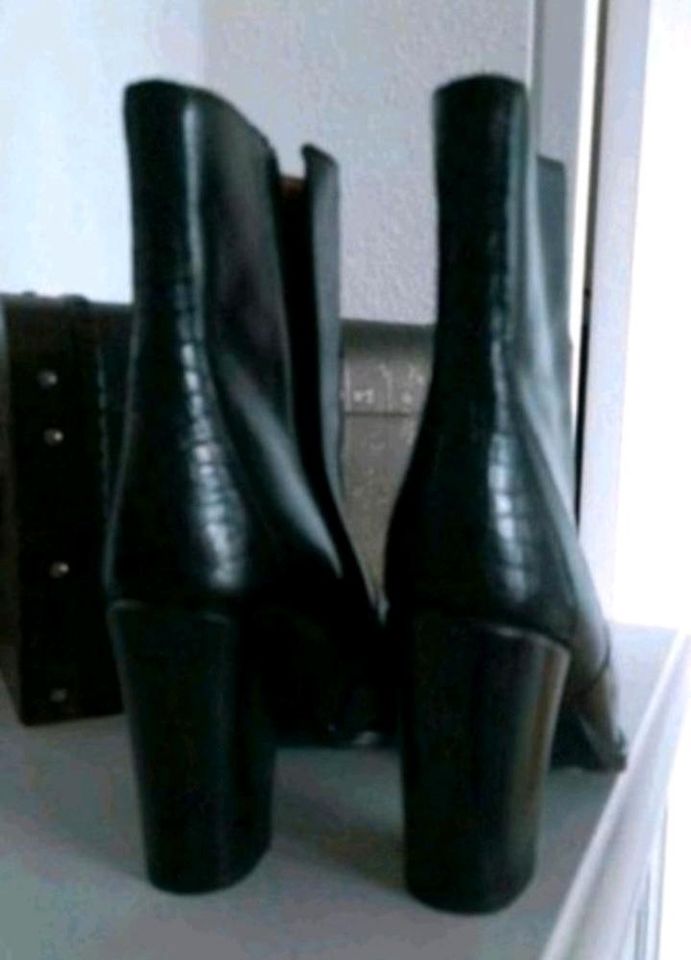 Neue Leder Stiefeletten von Bronx/hochwertige Boots/Halbstiefel in Berlin