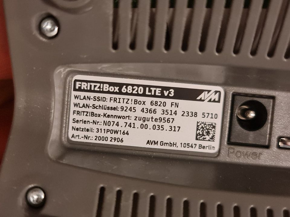 FRITZ!Box 6820 LTE v3 ROUTER/MODEM/REPEATER in Berlin