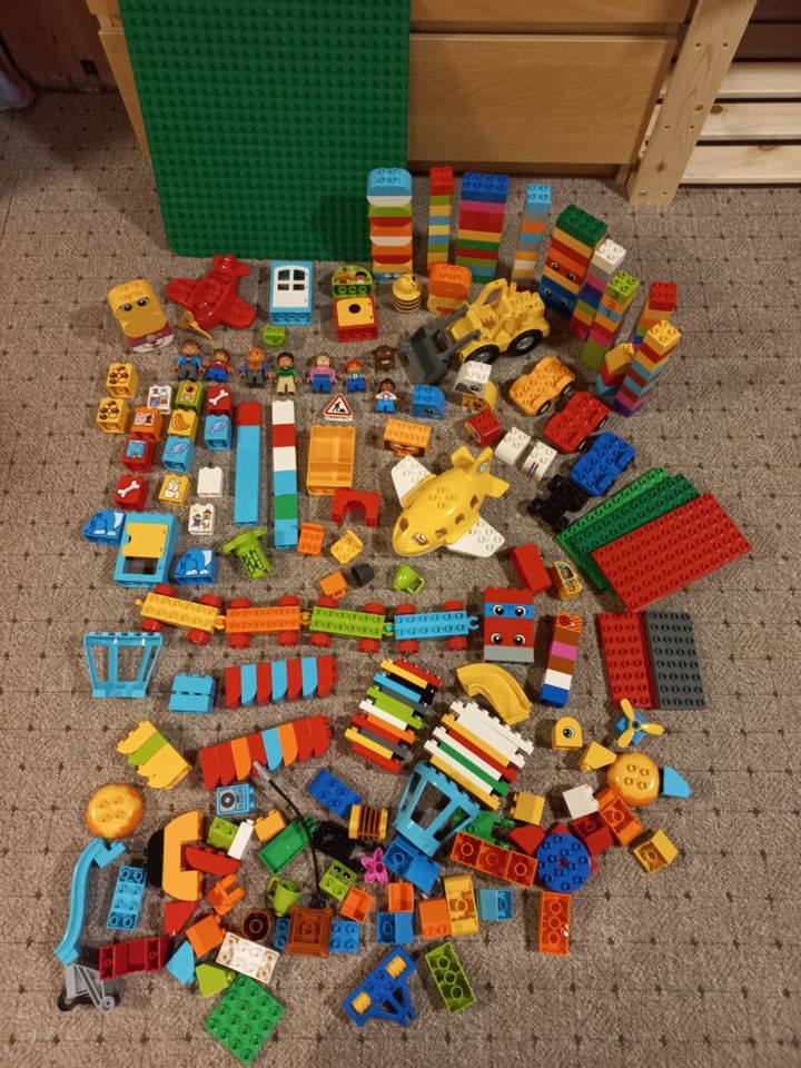 Lego Duplo über 280 Teile mit Bauplatte, Flugzeug, Starterset in Sterley