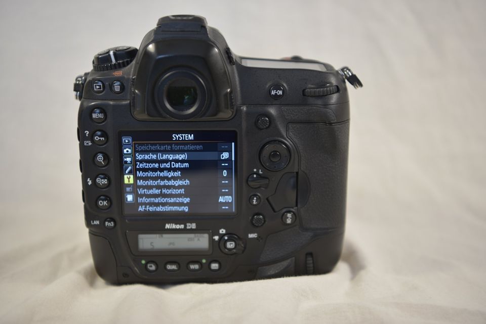 Nikon D5 (XQD) - 49.341 Auslösungen in Bielefeld