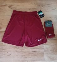 Nike Sporthose & Paar Socken Brandenburg - Potsdam Vorschau