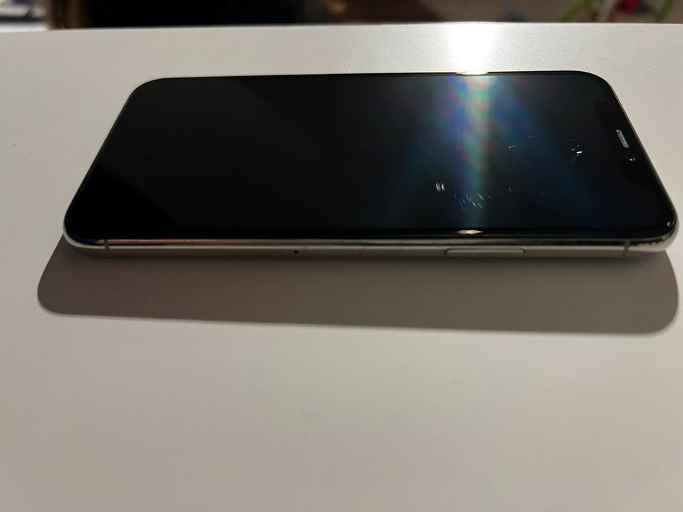 Apple iPhone 11 Pro 256 GB weiß inkl. Zubehör in Brühl