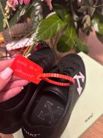 Off white Schuhe Frankfurt am Main - Seckbach Vorschau
