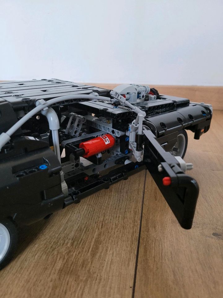 Lego Technic Doms Dodge Charger 42111 Fast and Furios vollständig in Limeshain
