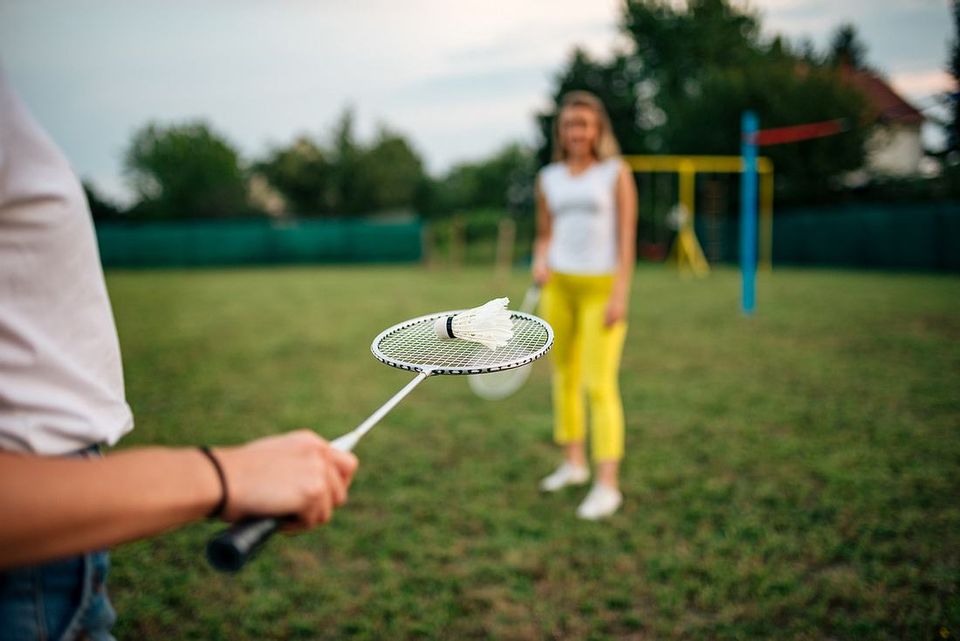 Freizeitpartnerin für Federball Badminton Sport oder Brettspiele in Moers