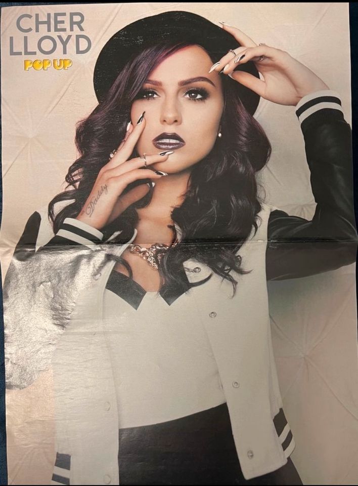 Christina Aguielera Nicki Minaj Beyonce Cher Lloyd Becky G Poster in Köln
