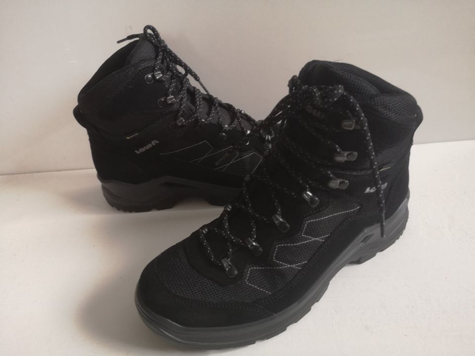 Herren Wander Schuhe Boots LOWA TAURUS GTX Gr 42,5 schwarz in Erkrath