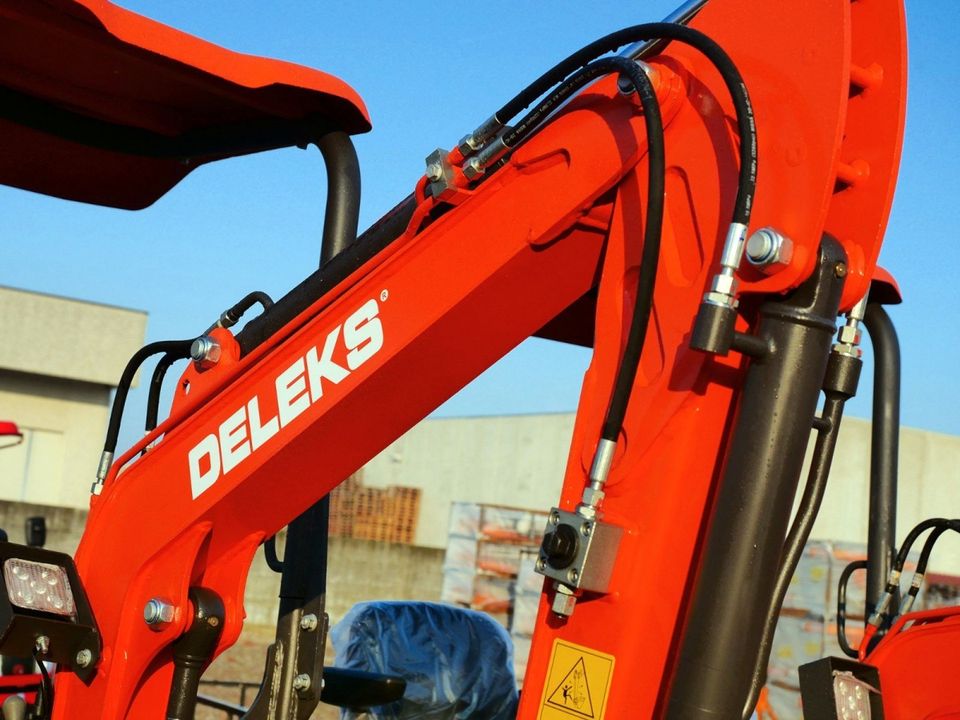 DELEKS® M100 1T Kompakt Minibagger 3-Zylinder KUBOTA-Motor in Odelzhausen