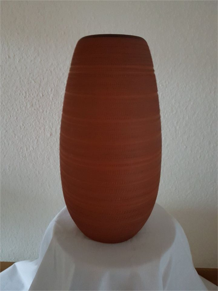 Vase, goße Bodenvase braun 50/60er Jahre Handarbeit in Ellerau 