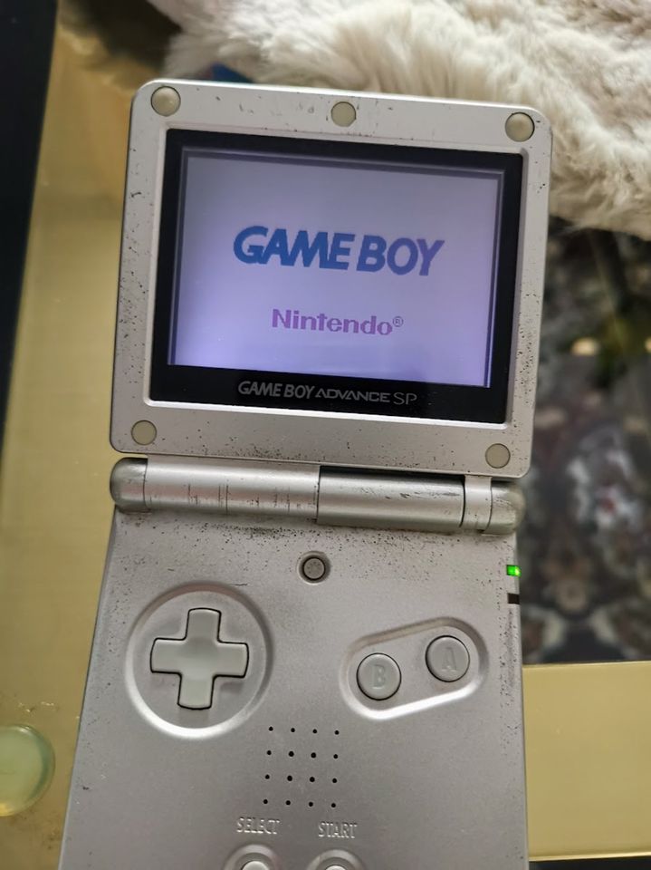 Nintendo Game Boy Advance SP Silber Handheld-Spielkonsole in Berlin