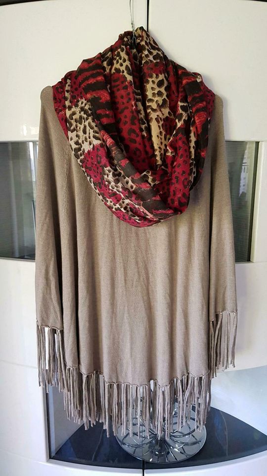 Poncho Cape Stola Schal Tuch Fransen Made in Italy beige taupe br in Eberstadt