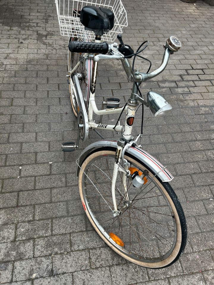 Original HEWIE Damen Fahrrad Oldtimer antik fährt ohne Probleme in Groß-Gerau