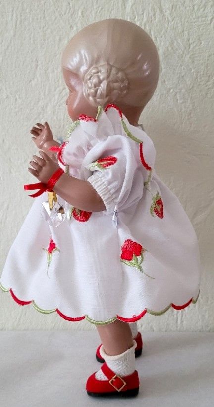 Schildkröt-Puppe Bärbel im Erdbeerkleid, 25 cm, unbespielt in Berlin