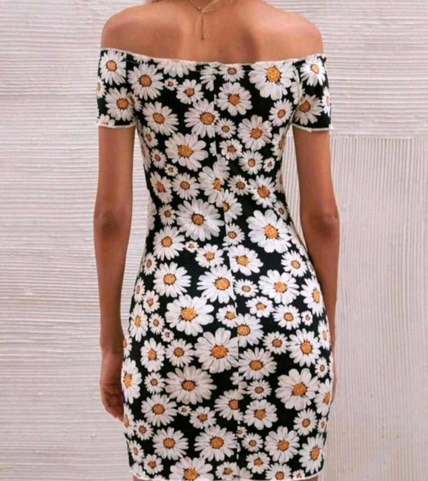 Schulterfreies Kleid mit Gänseblümchen Muster in Reinfeld