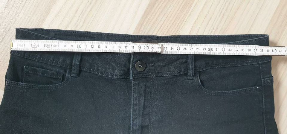 Vero Moda Jeans Shorts Größe 40 L Stretch kurze Hose schwarz in Schellhorn (bei Preetz, Holst)