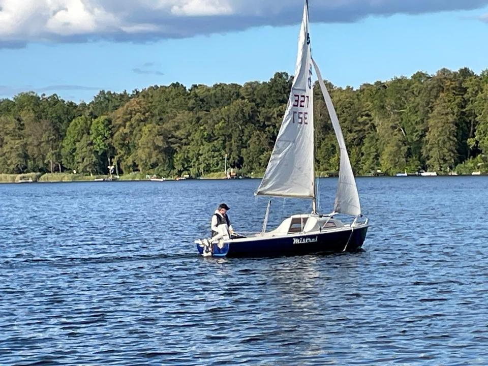 Segel Boot zu vier Lanverre 510 image