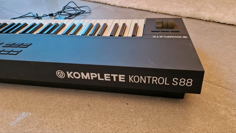 Midi Keyboard Controller Native Instruments Kontrol S88 in Frankfurt am Main