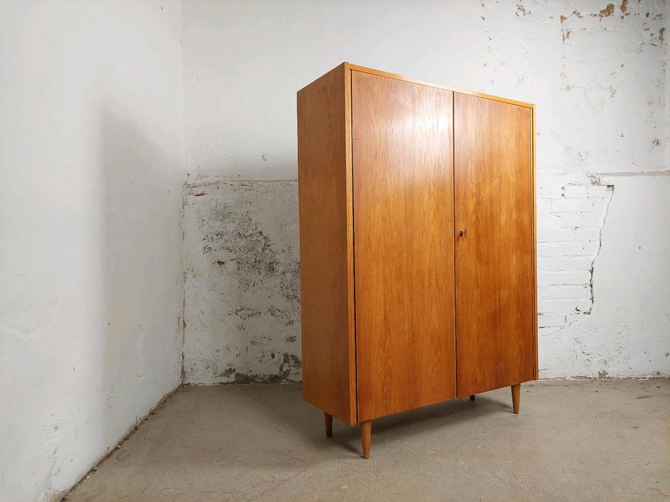 Vintage Hellerau 414 Kleiderschrank Holzschrank 60er 70er DDR in Leipzig