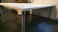großer stabiler Schreibtisch/ Tisch mit Tischbeinen München - Maxvorstadt Vorschau