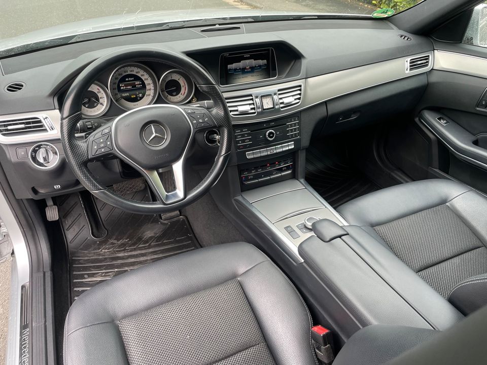 Mercedes Benz E220 Bluetec* Tüv01.25* sehr gepflegt in Weilburg