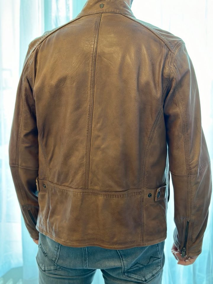 Lederjacke Leder Jacke von Massimo Dutti sehr schön und elegant in Duisburg