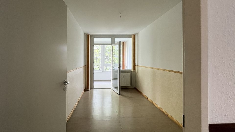 3 Zimmer Wohnung - innerhalb Seniorenwohnanlage! in Berlin