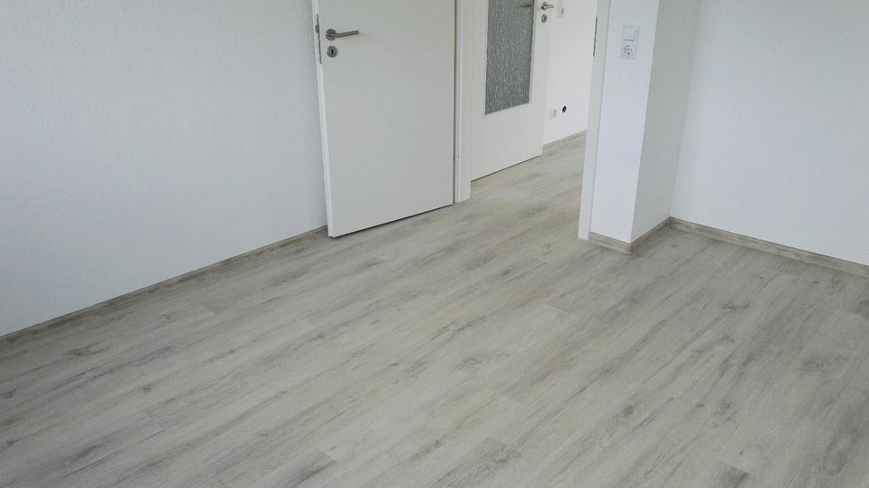 Renovierte 3 Zimmer Wohnung mit Einbauküche, Balkon in Dessau in Dessau-Roßlau