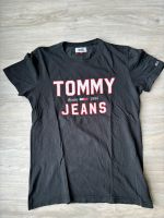 Tommy Hilfiger Herren T-Shirt Gr. M Nordrhein-Westfalen - Solingen Vorschau