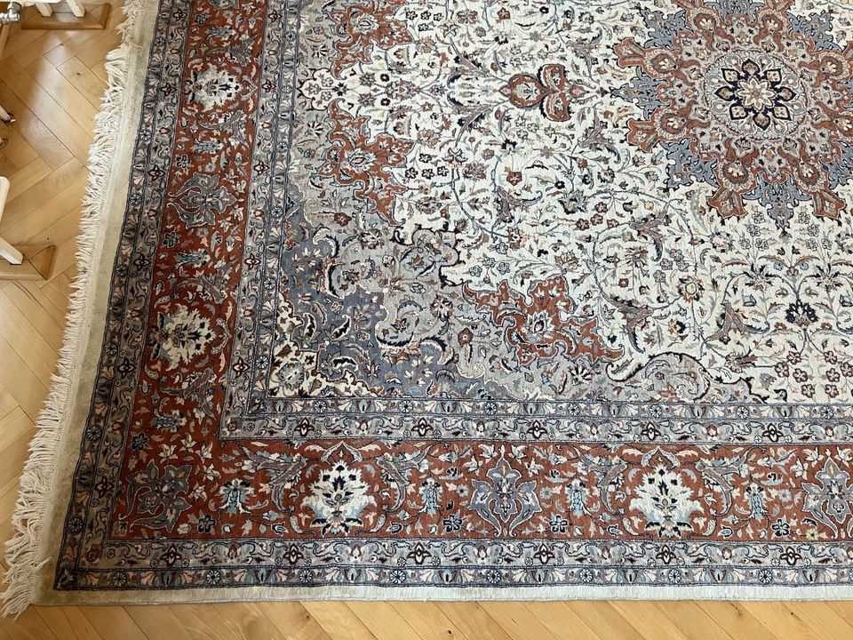 Teppich aus Indien - 275x370cm -  Handarbeit 490.000 Knoten/qm in Berlin