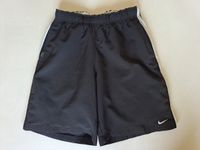 Tennis Shorts Nike Gr.M 140-152 schwarz Dresden - Leubnitz-Neuostra Vorschau