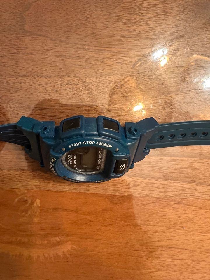 S-shock Armbanduhr, blau in Euskirchen