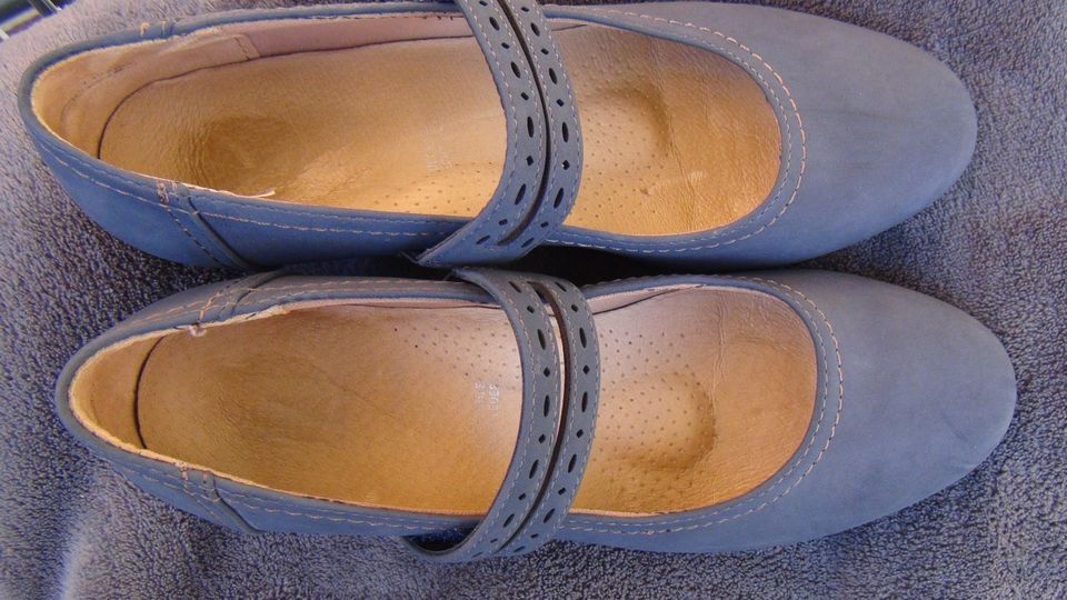 Damen Schuhe Gr 7 ( 40 ) Klettverschlus blau in Buchen (Odenwald)