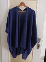 Poncho Überwurf Merino Kaschmir GC Fontana Größe 40 Hessen - Lich Vorschau