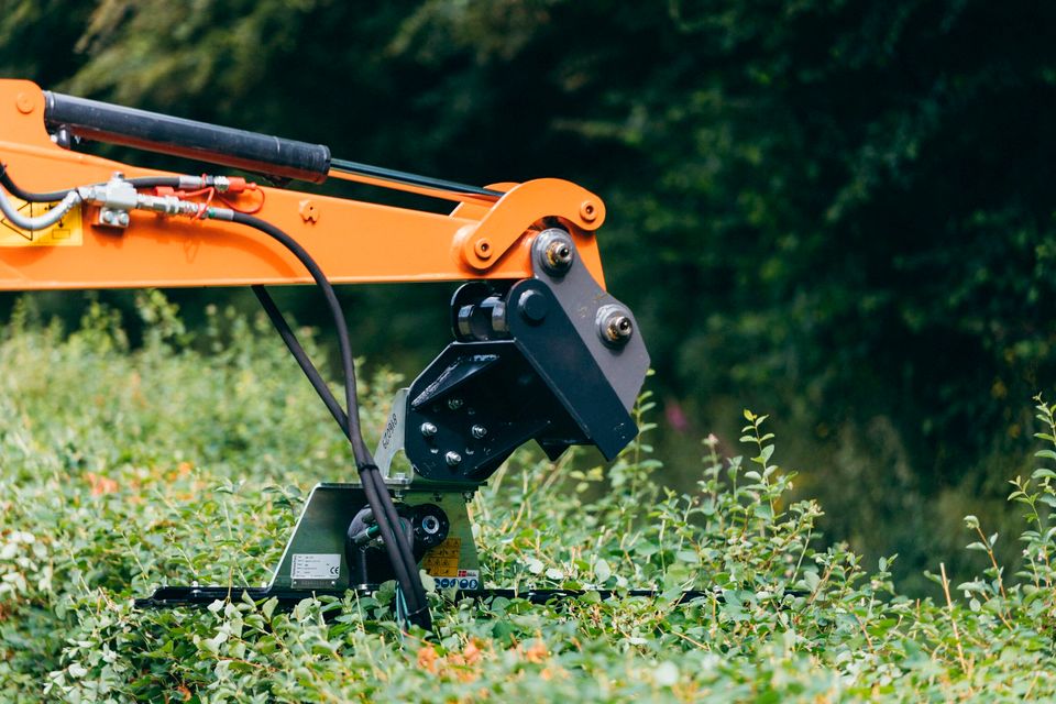 GREENETEC HL 212 Heckenschere /Astschere für Ausleger /Bagger in Schmallenberg