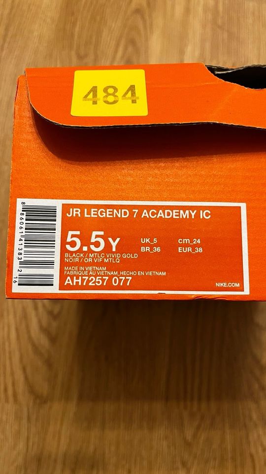 Nike Jr Legend 7 Academy Indoor Fußballschuhe Gr 38 NEU in München