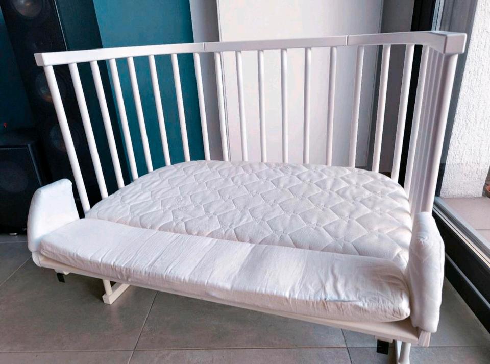 Beistellbett Babybay Maxi inkl. Bettverbreitung und Zubehör in Kamen