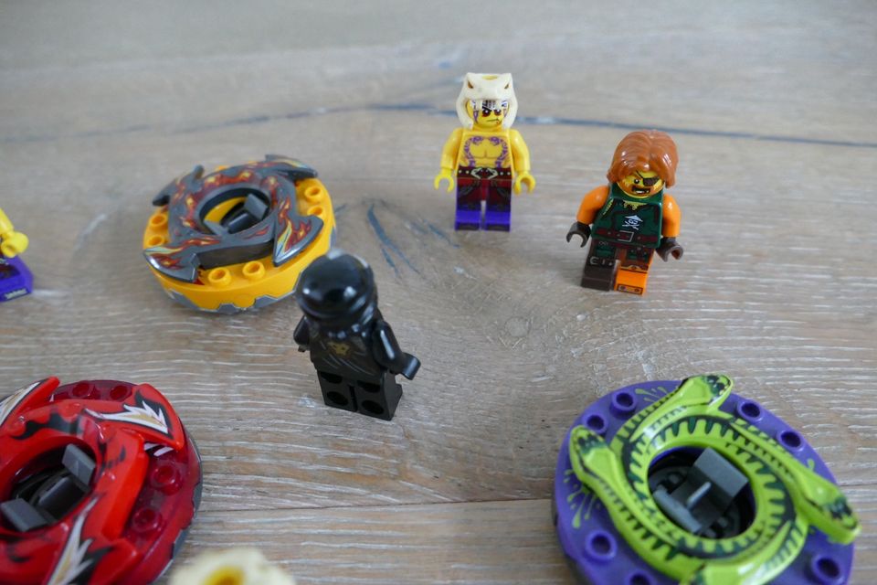 Lego Ninjago Minifiguren Spinjitzu Spinners in Gießen