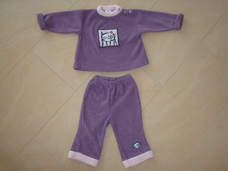 kuschelig warmes lila rosa Set Gr. 80 bestehend aus Pulli + Hose in Weinbergen