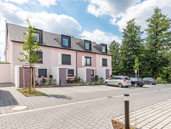 145 m² Familienglück! Reihenmittelhaus in Stein mit langem Garten in der Lilienstraße in Stein